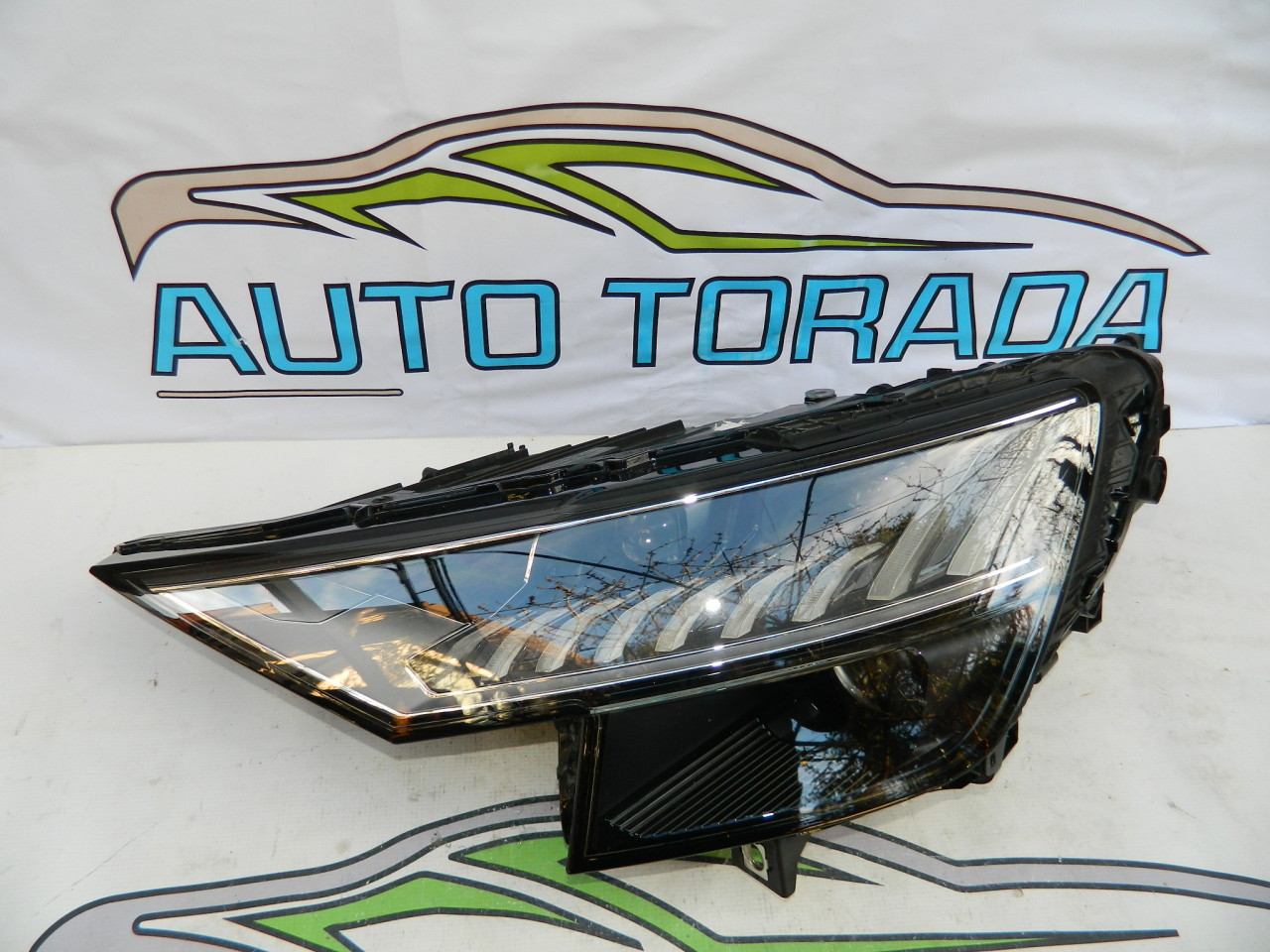 Far stanga Full LED Matrix Audi Q8 model 2019-2021 cod 4M8941035