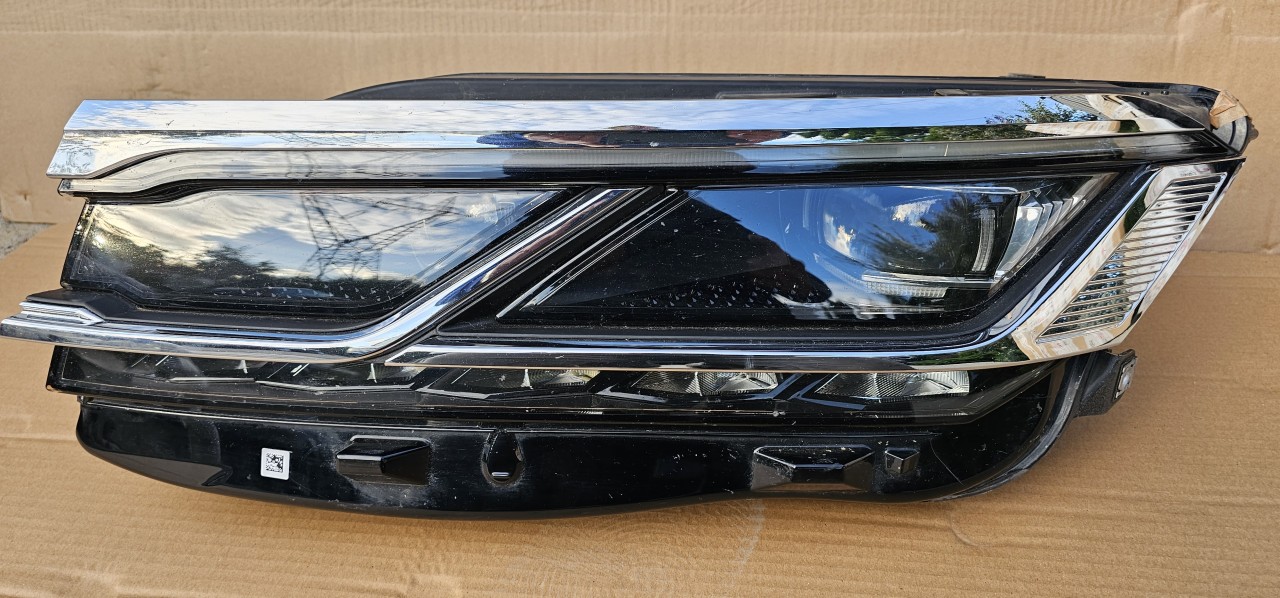 Far stanga FULL LED MATRIX Vw Touareg CR 2018 2019 2020