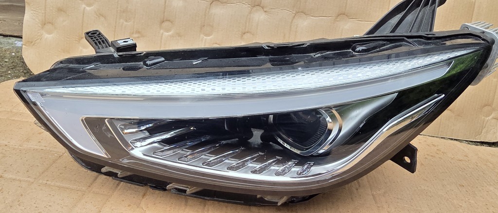Far stanga Full LED MG ZS facelift 2020 