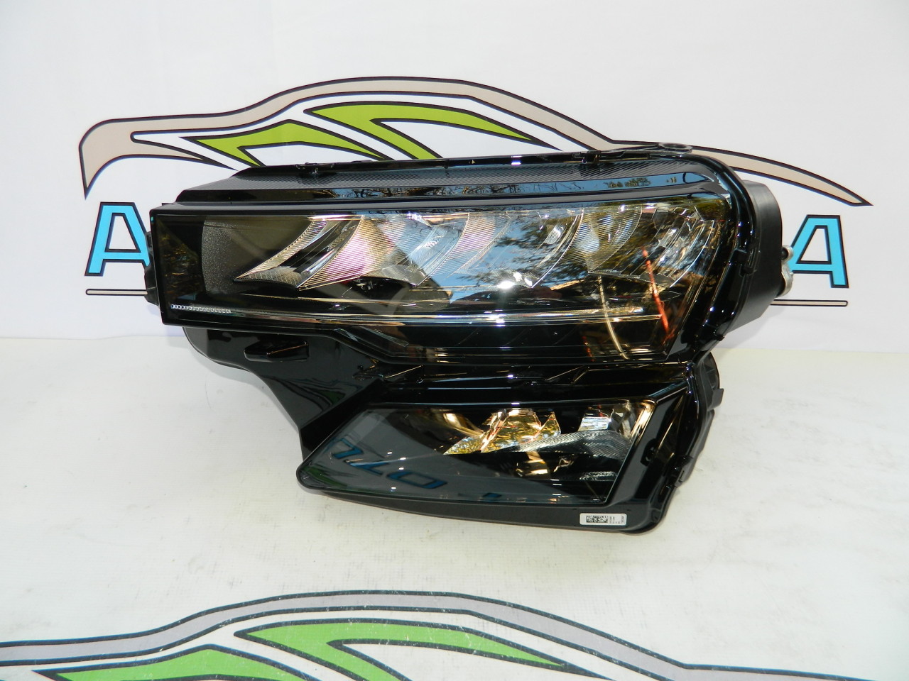 Far stanga Full Led Skoda Karoq Facelift 2022-2023 cod 57B941009