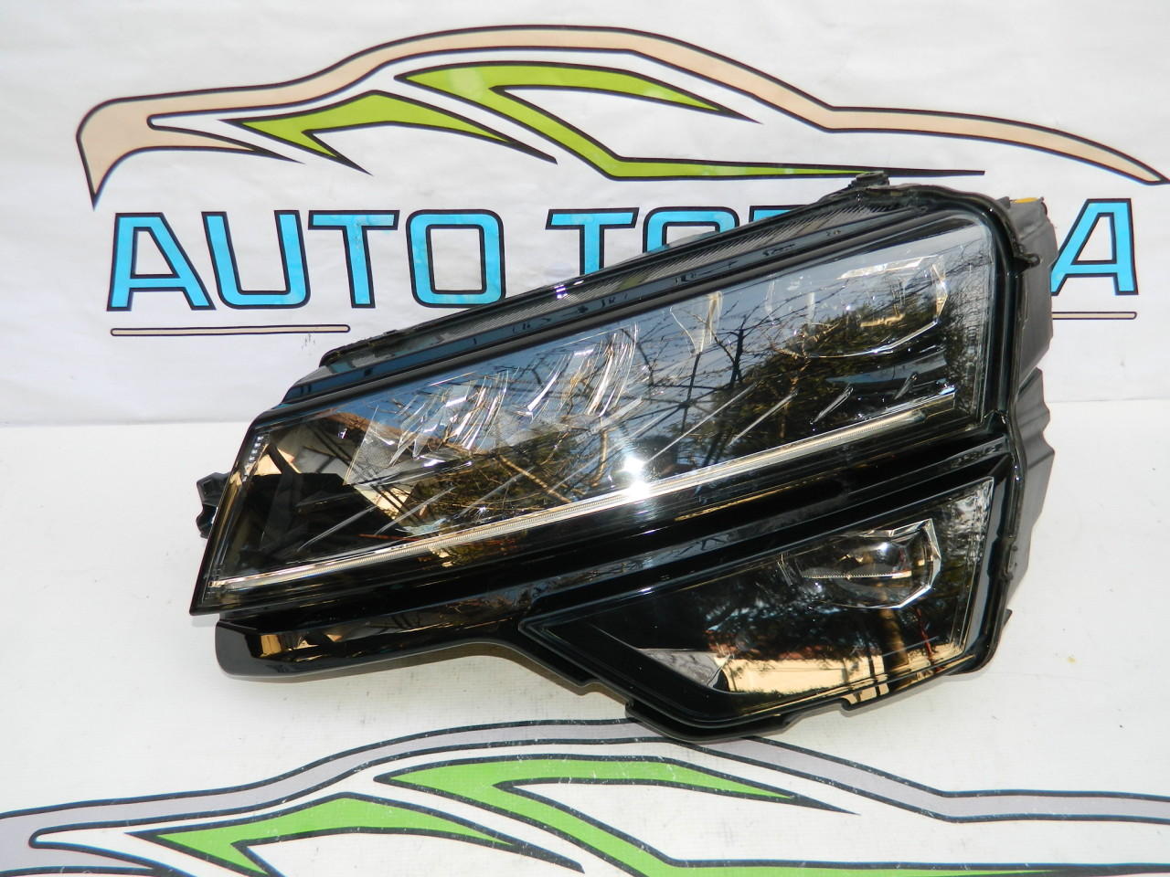 Far stanga Full Led Skoda Karoq model 2017-2022 cod  57B941015F