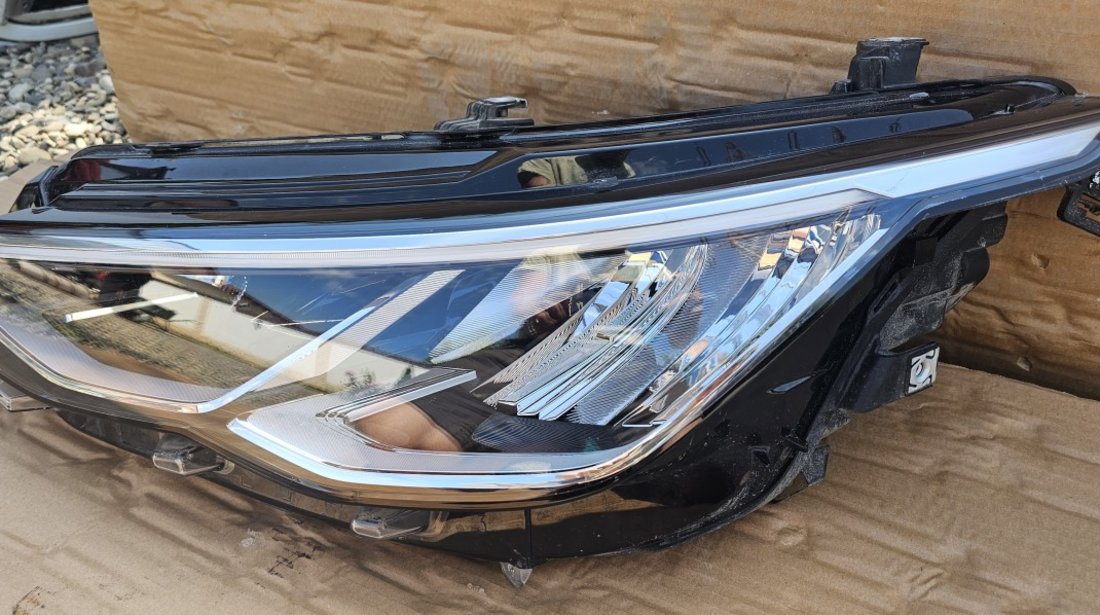 Far stanga FULL LED Vw Golf 8 2020 2021 - cu defect