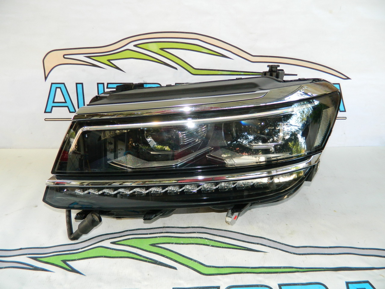 Far stanga Full Led VW Tiguan 5N model 2016-2020 cod 5NN941081