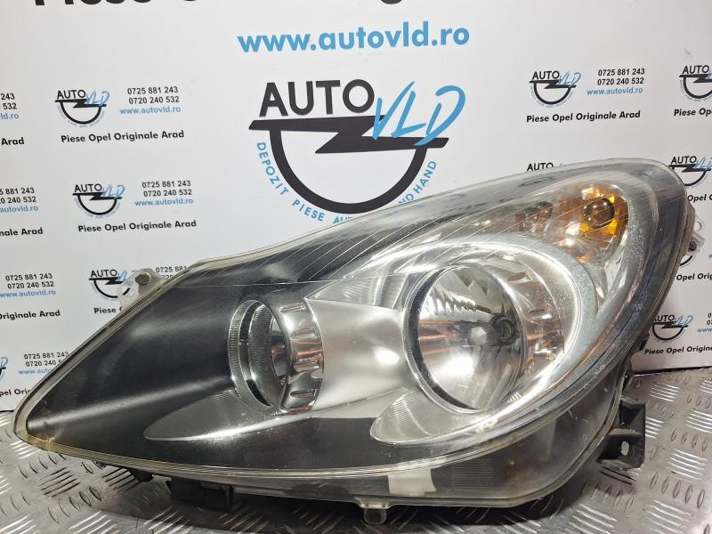 Far stanga fundal negru Opel Corsa D 2006-2010