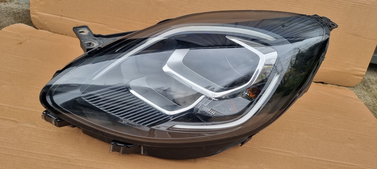 Far stanga halogen + Led Ford Puma 2020 2021 2022