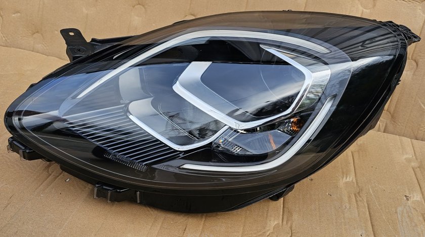 Far stanga halogen / Led Ford Puma 2020 2021 2022