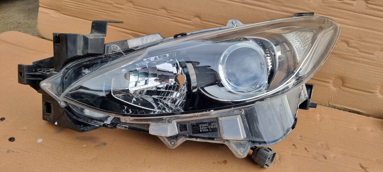 Far stanga halogen Mazda 3 an 2013 2014 2015 2016