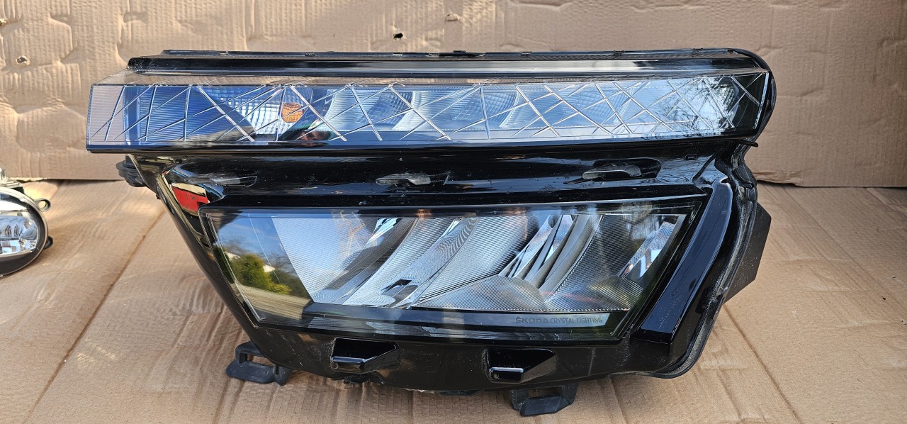 Far stanga LED Skoda Kamiq 2019 2020 2021