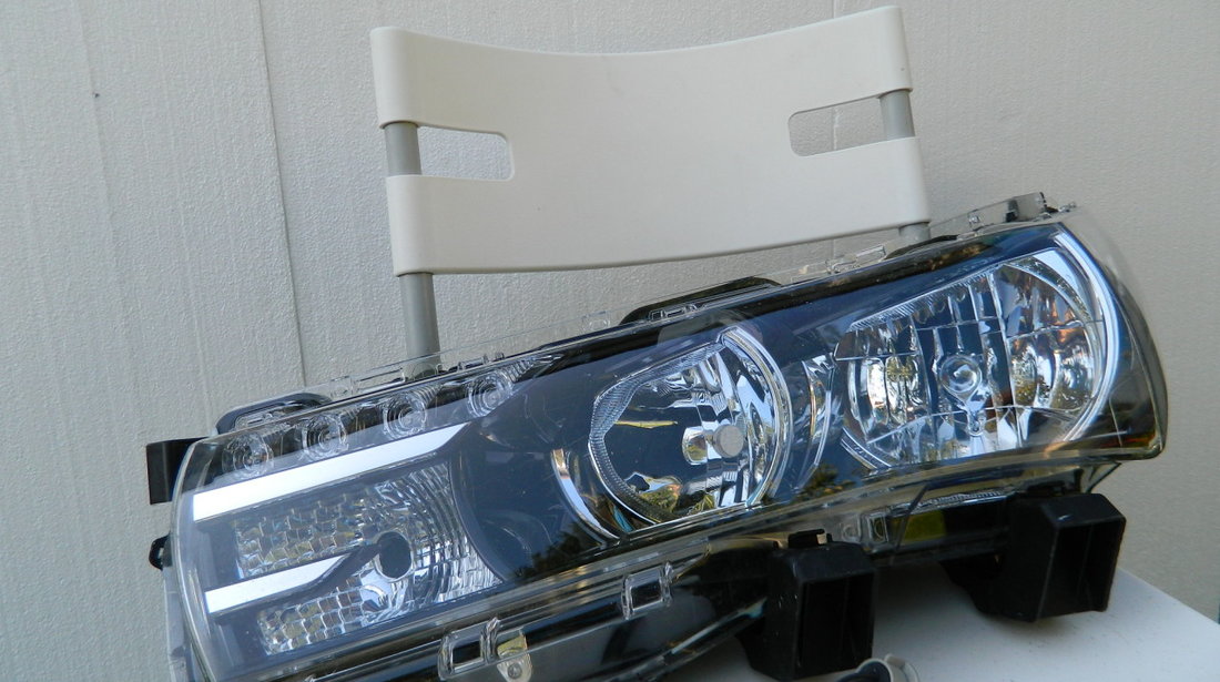 Far stanga led Toyota Corolla dupa 2013 cod 81150-02E71-00