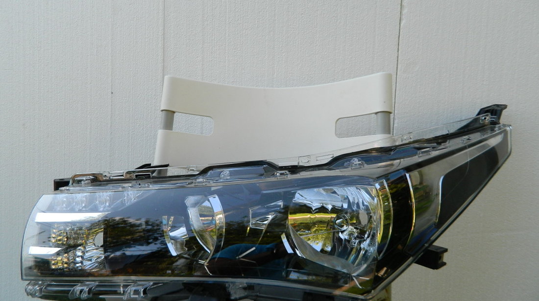 Far stanga led Toyota Corolla dupa 2013 cod 81150-02E71-00