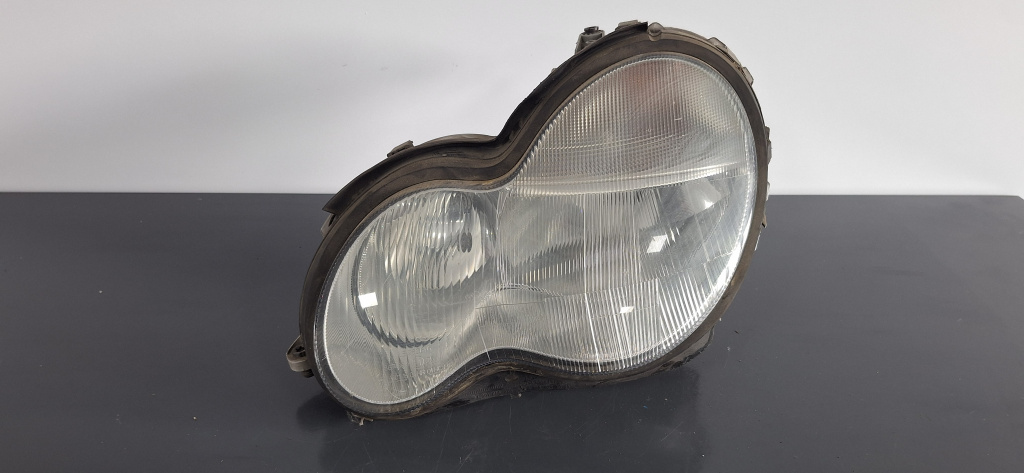 Far stanga Mercedes-Benz C-Class (2001-2007) [W203] 2.7 Motorina 2003, -