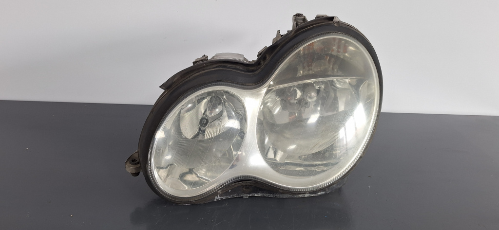 Far stanga Mercedes-Benz C-Class (2001-2007) [W203] 2.2 Motorina 2004, VOLAN DREAPTA / A2038203361