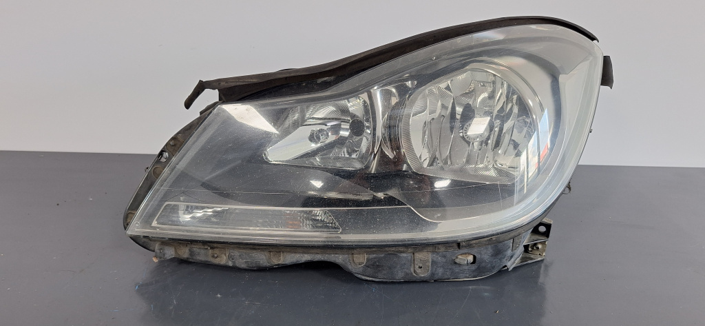 Far stanga Mercedes-Benz C-Class (2007->) [W204] 2.2 Motorina 2012, FACELIFT / VOLAN DREAPTA / A2048209559