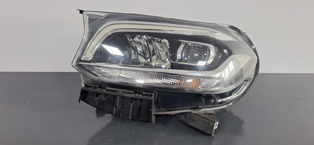Far stanga Mercedes-Benz X-Class (2017-2020) [W470] 3.0 Motorina 2019, A4709061200 / CU XENON