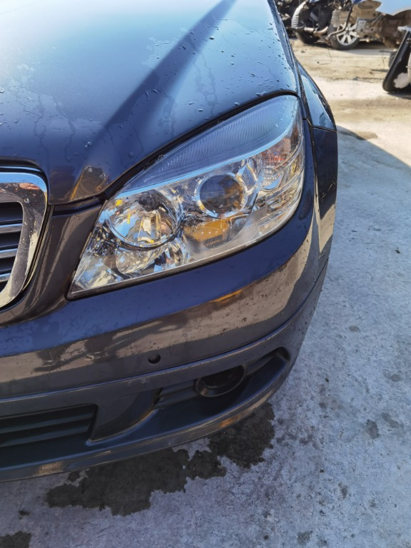 Far stanga Mercedes C200 cdi w204 europa