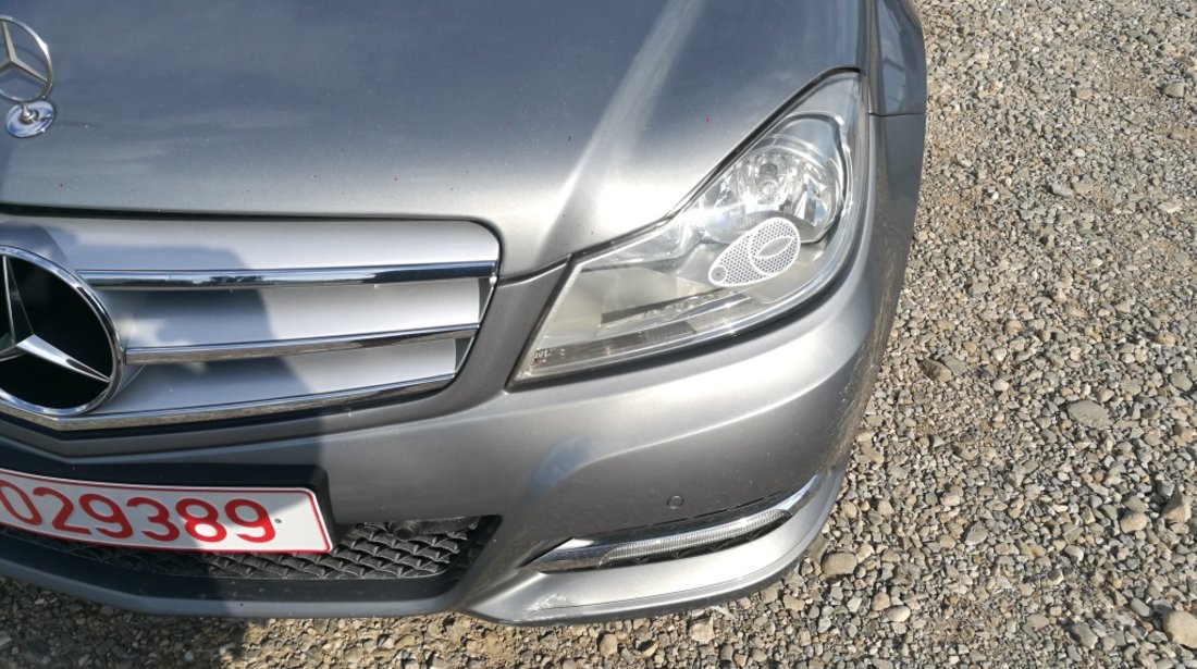 Far stanga Mercedes C220 cdi w204 facelift