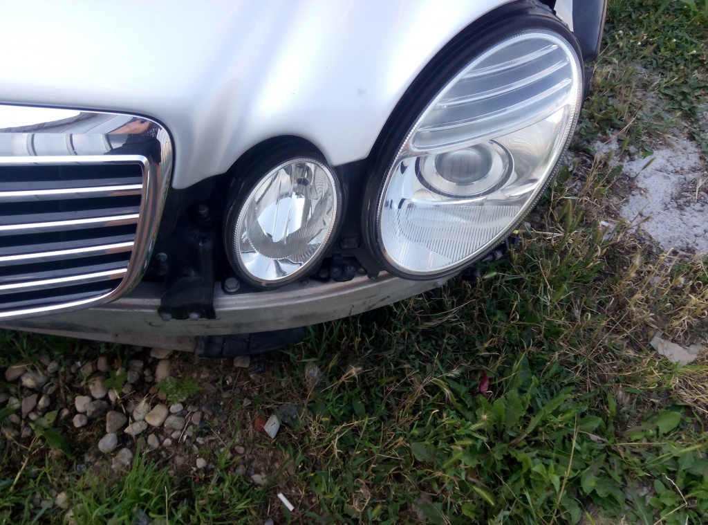 Far stanga mercedes E class w211 Facelift