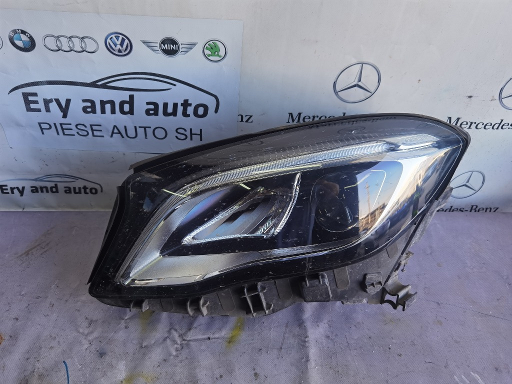 Far stanga Mercedes Gla x156 an 2016