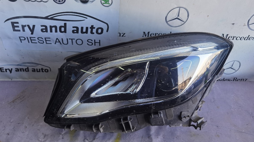 Far stanga Mercedes Gla x156 an 2016