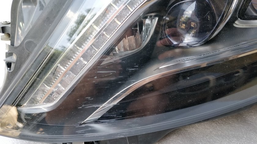 Far stanga Mercedes S Class W222