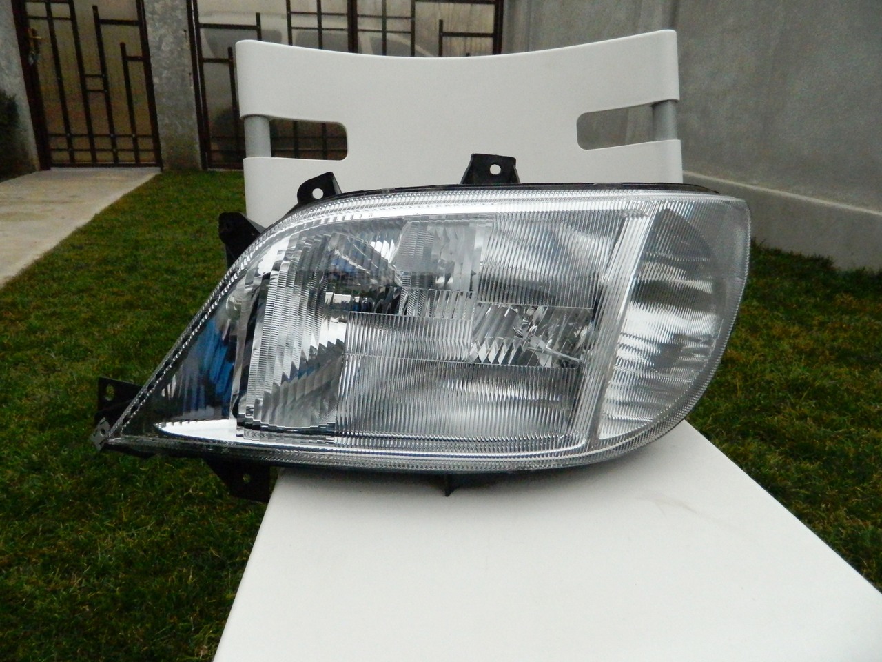 Far stanga Mercedes Sprinter model 2001-2005