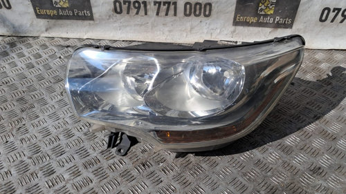 Far stanga mic defect Citroen C4 B7 1.6 HDI 84 Kw / 114 Cp cod motor DV6C transmisie manuala,an 2010...
