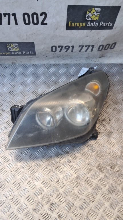 Far stanga Opel ASTRA an 2007 cod 1EG270370-01 / 24451032