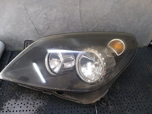 Far stanga opel astra h gtc 1eg27037001 24451032lh