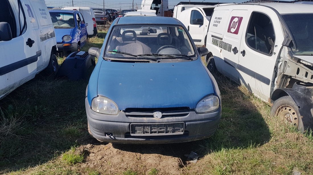 Far stanga Opel Corsa B 1996