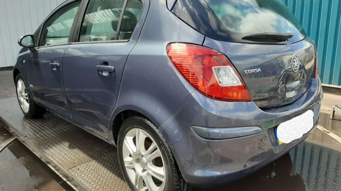 Far stanga Opel Corsa D 2010 Hatchback 1.4 i