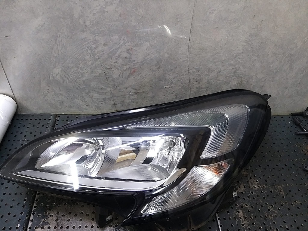 Far stanga opel corsa e 13381343lh 1ef01183005