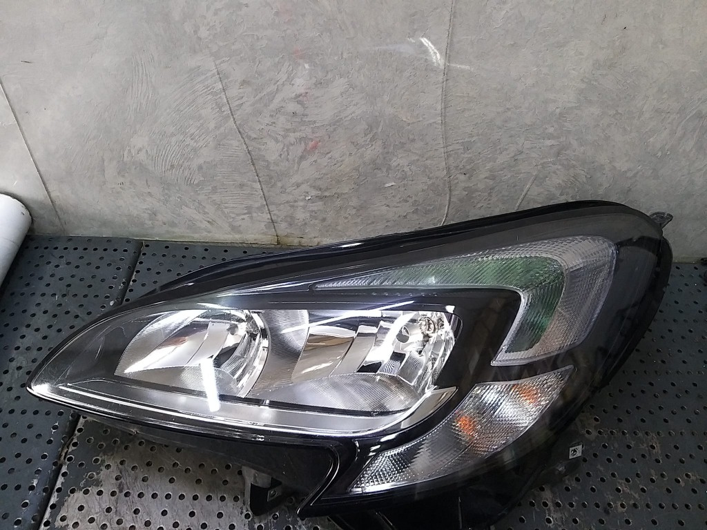 Far stanga opel corsa e x15