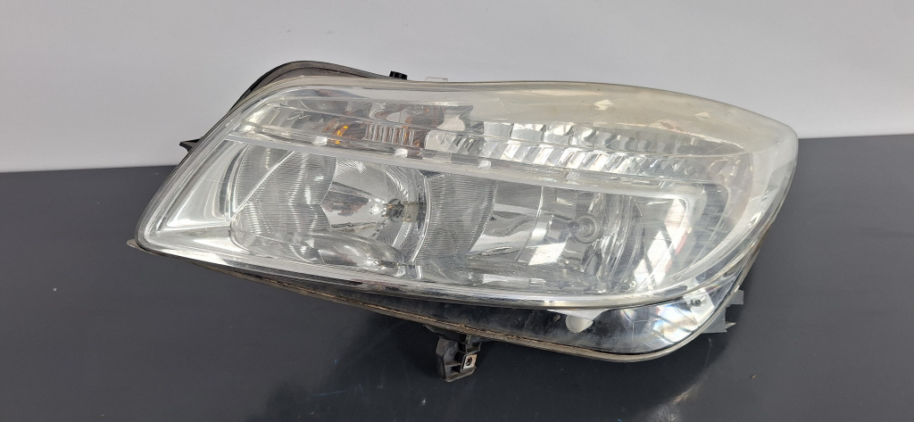 Far stanga Opel Insignia A (2008-2013) 2.0 Motorina 2010, VOLAN DREAPTA / 13226780