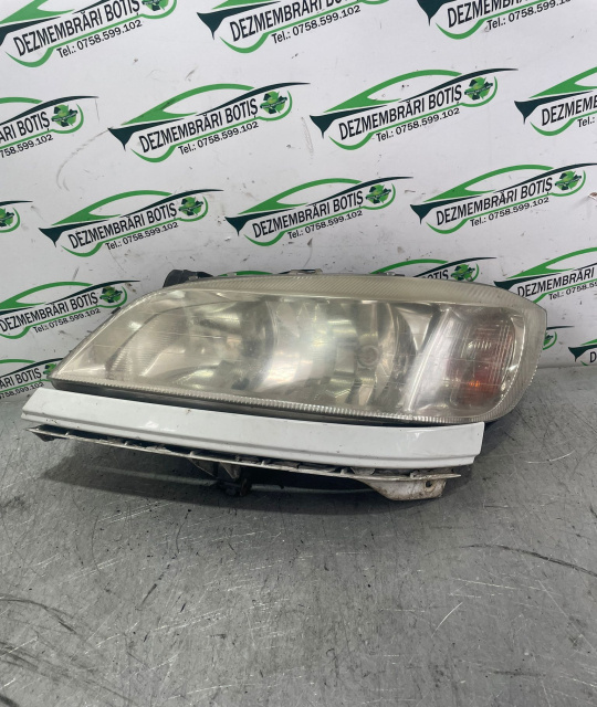 Far stanga Opel Zafira A [1999 - 2003] Minivan 5-usi 2.0 DTI MT (101 hp)