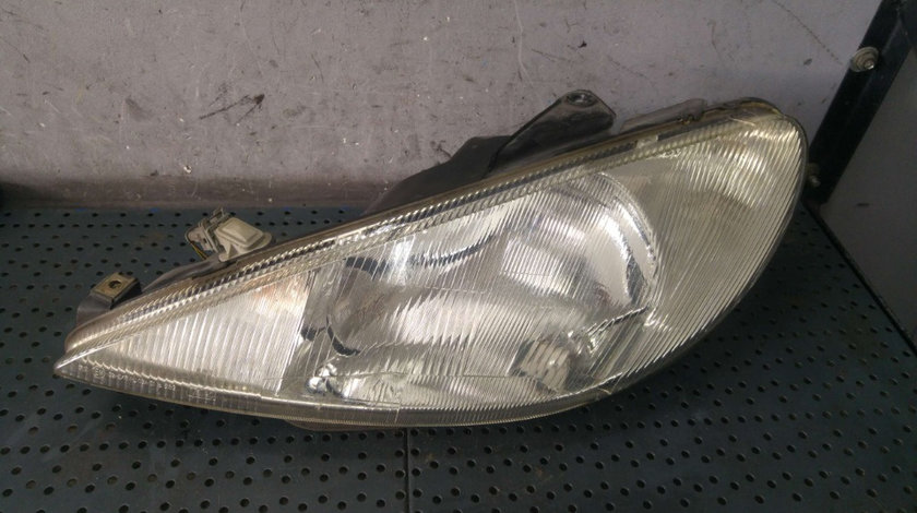 Far stanga peugeot 206 2a c hatchback 89005132 9640559580