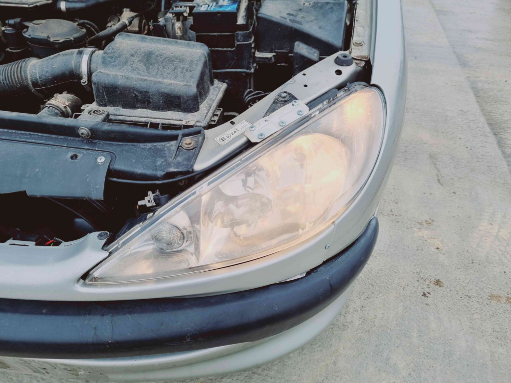 Far stanga Peugeot 206 [Fabr 1998-2009] OEM