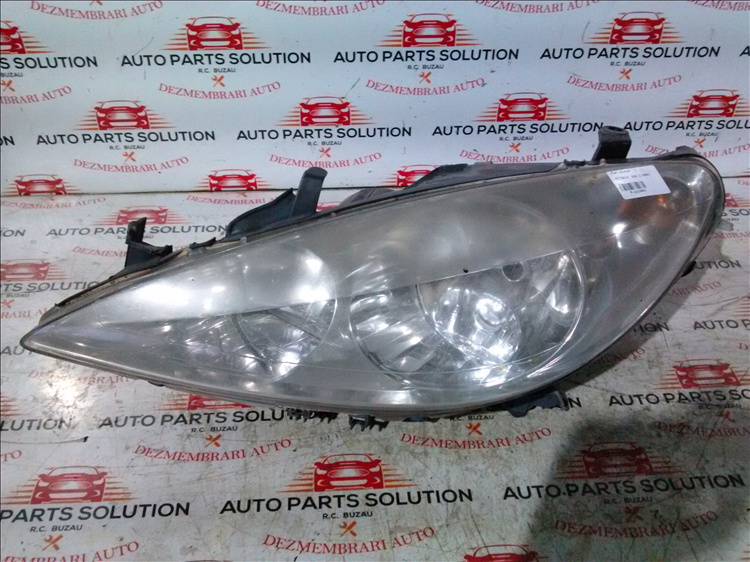 Far stanga PEUGEOT 307 2.0 hdi