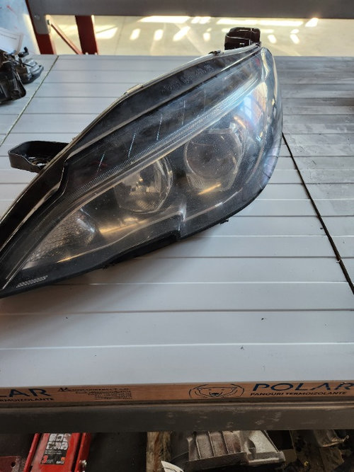 Far stanga Peugeot 308 cod piesa 1628555480