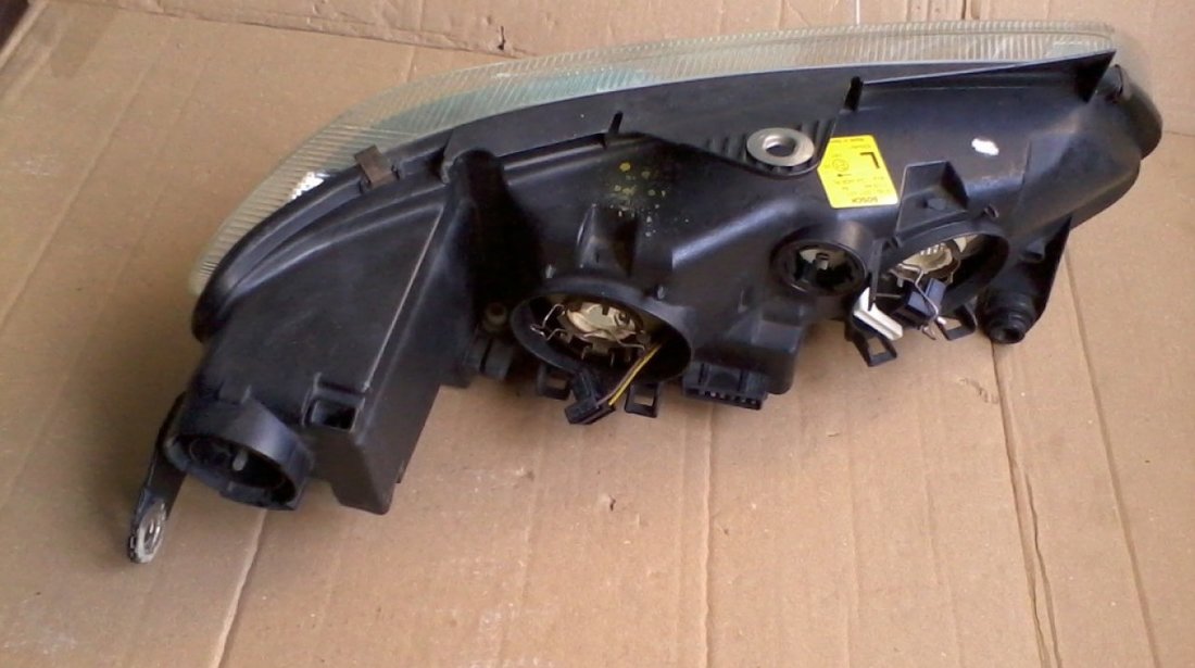 Far stanga Peugeot 406 (1995-2000) cod 0301037421