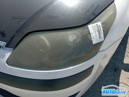 Far Stanga Putin Matuit, cu Lupa Citroen C4 Cupe LA 2004