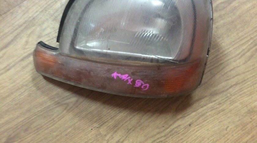 far stanga renault kangoo 2005 , far dreapta renault kangoo 2005