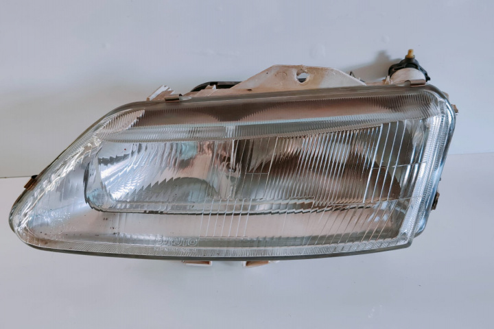 Far Stanga Renault Laguna [1993 - 1998]