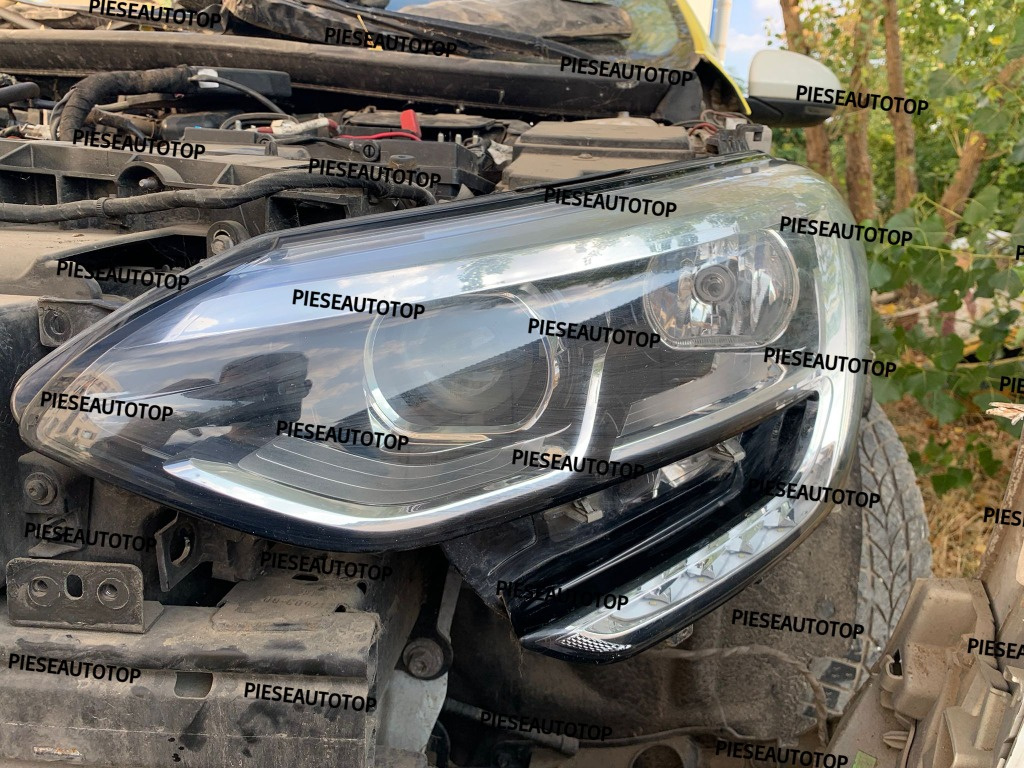 Far stanga Renault Megane 4 2016-2019 OE 260606911R (echipat cu becuri)