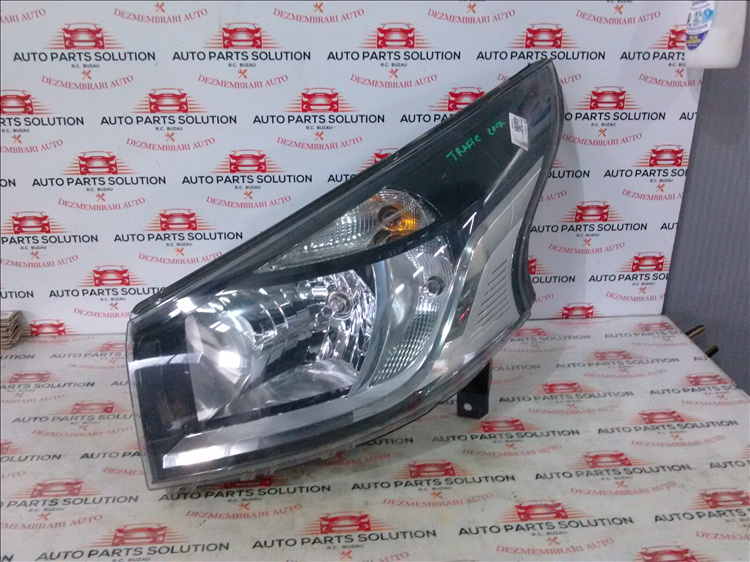 Far stanga RENAULT TRAFIC an fabr. 2017