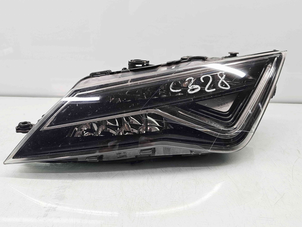 Far stanga Seat Leon ST Combi (5F8) [Fabr 2013-2018] facelift 5F2941007