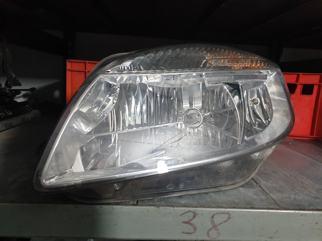 Far Stanga Skoda Fabia 2