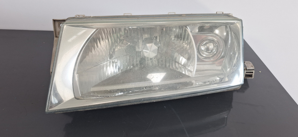 Far stanga Skoda Octavia (1996-2010) 2.0 Motorina 2005, VOLAN STANGA / 1U1941017N
