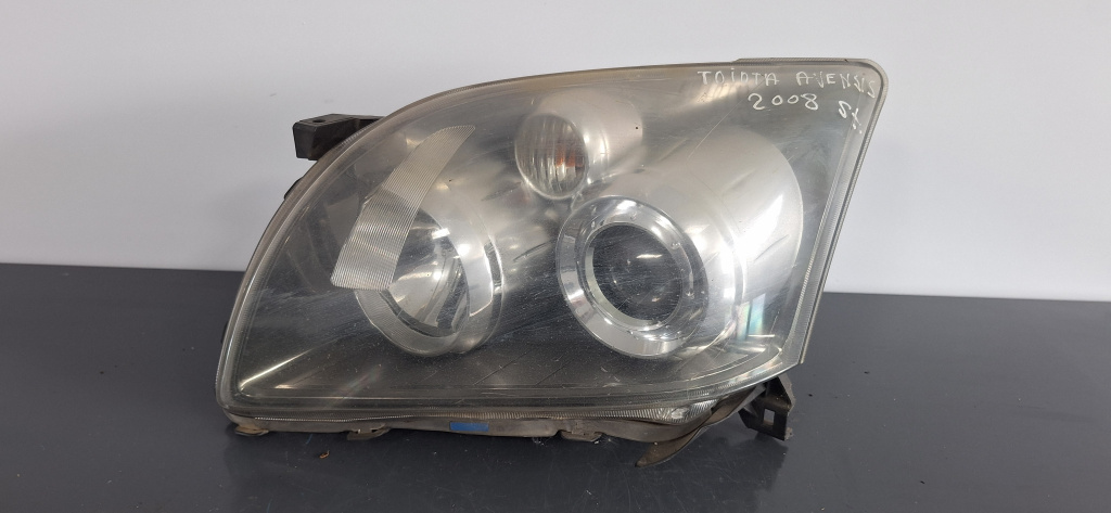 Far stanga Toyota Avensis (2003-2008) T25 2.0 Motorina 2008, VOLAN DREAPTA