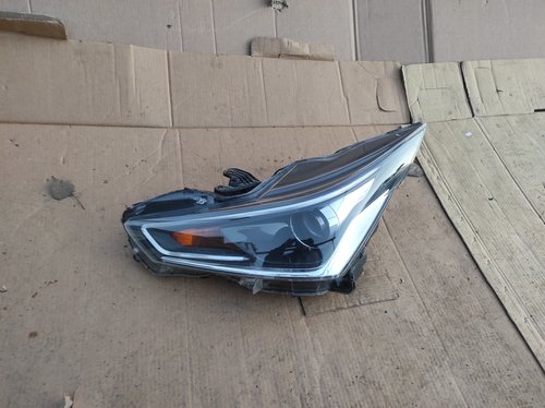 Far stanga Toyota Aygo Facelift DEFECTE PE CARCASA