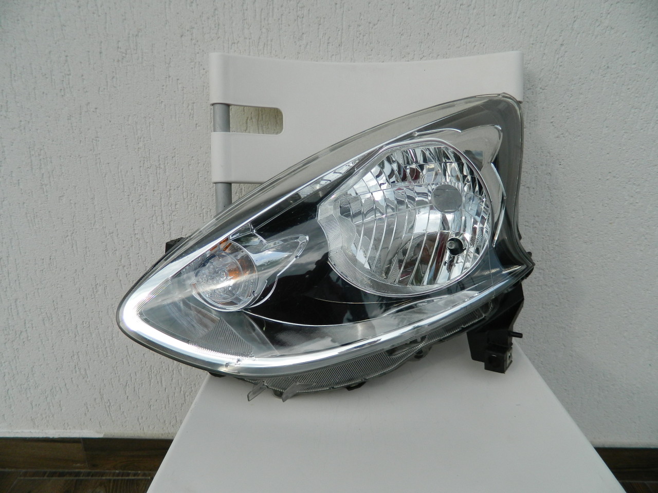 Far stanga Toyota Aygo model 2012